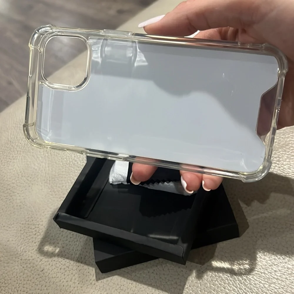 VIROMO Mirrored IPhone 11 Case - Picture 3 of 3